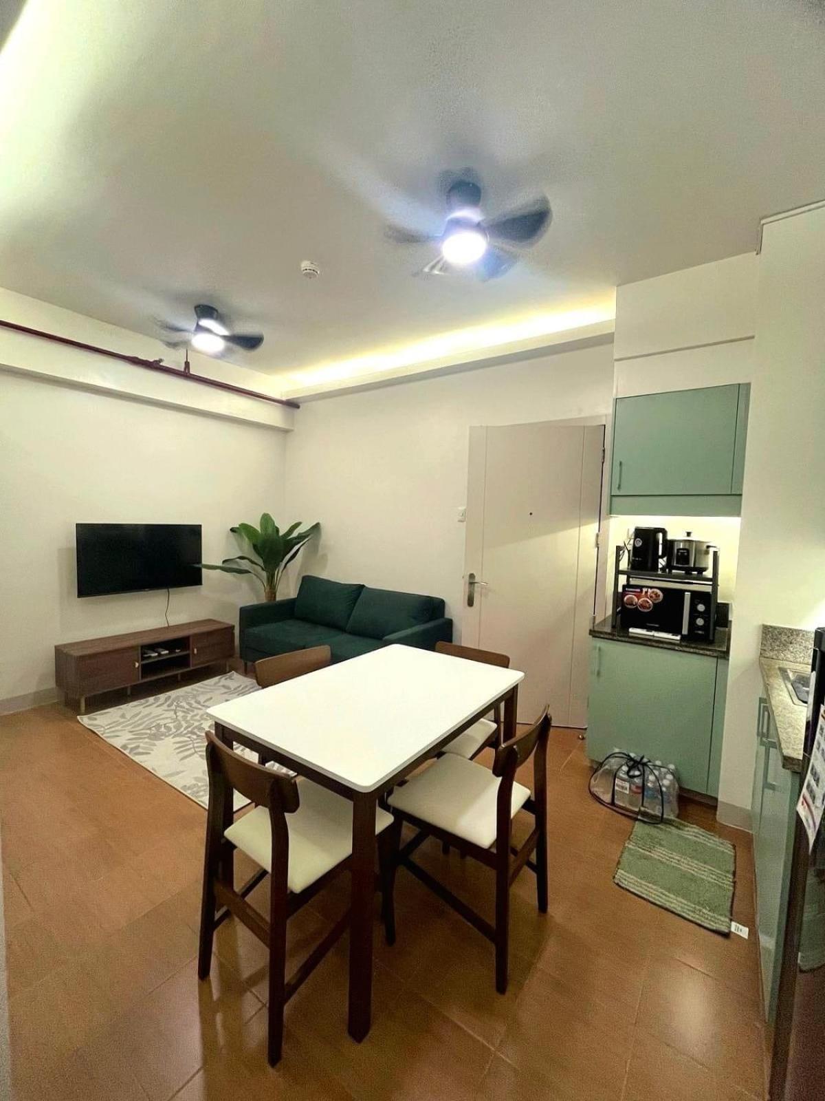 Pioneer Woodlands Mandaluyong Exterior foto