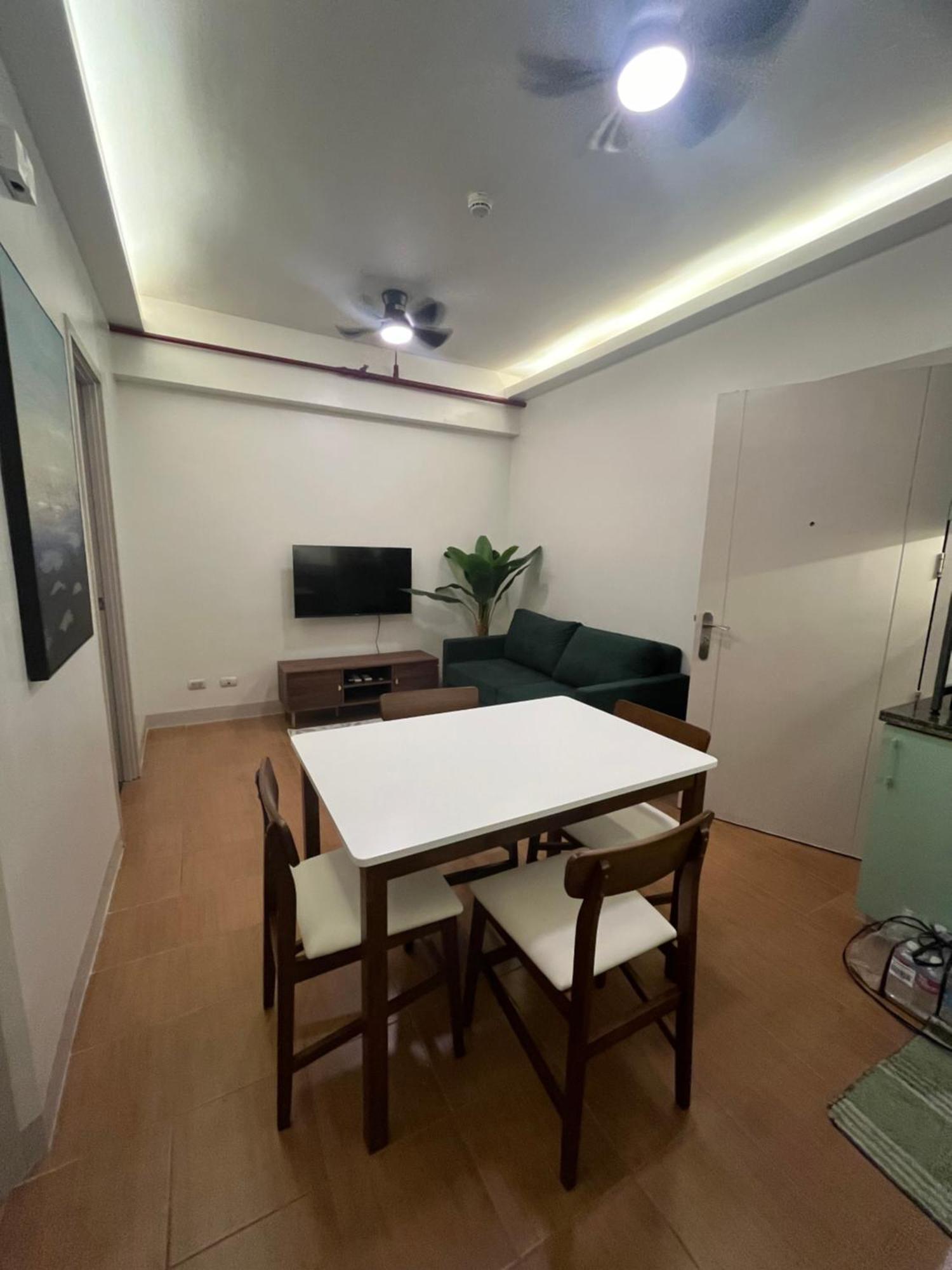 Pioneer Woodlands Mandaluyong Exterior foto